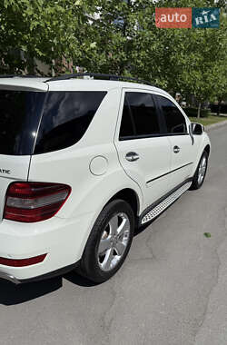 Внедорожник / Кроссовер Mercedes-Benz M-Class 2008 в 
