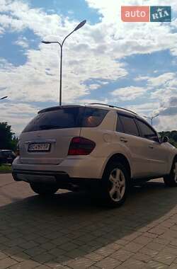 Внедорожник / Кроссовер Mercedes-Benz M-Class 2005 в 