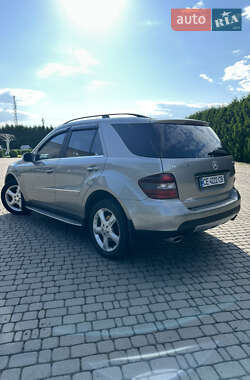 Позашляховик / Кросовер Mercedes-Benz M-Class 2008 в 