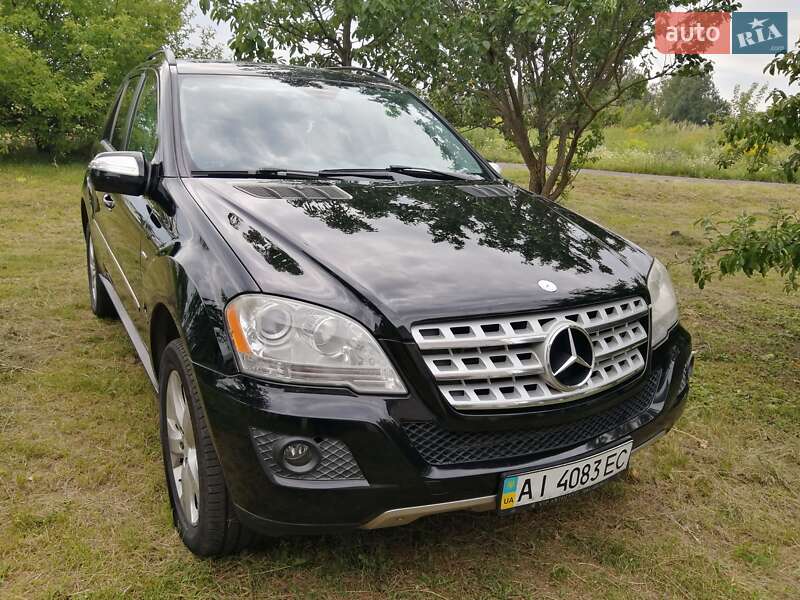 Mercedes-Benz M-Class 2010