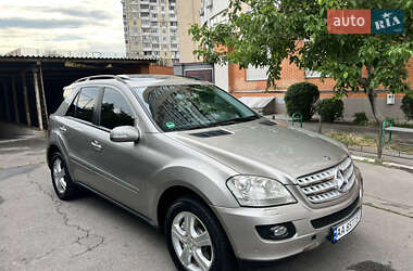 Внедорожник / Кроссовер Mercedes-Benz M-Class 2006 в 