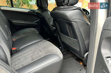 Внедорожник / Кроссовер Mercedes-Benz M-Class 2006 в 