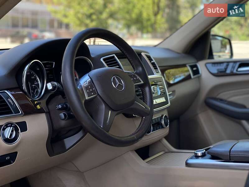 Внедорожник / Кроссовер Mercedes-Benz M-Class 2012 в Днепре