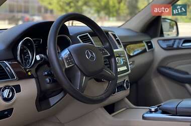 Внедорожник / Кроссовер Mercedes-Benz M-Class 2012 в 