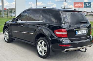 Позашляховик / Кросовер Mercedes-Benz M-Class 2009 в 
