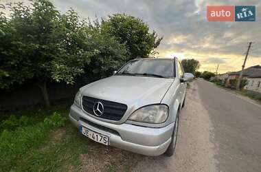 Внедорожник / Кроссовер Mercedes-Benz M-Class 2001 в 