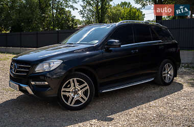 Внедорожник / Кроссовер Mercedes-Benz M-Class 2011 в 