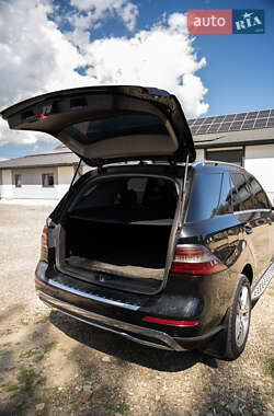 Внедорожник / Кроссовер Mercedes-Benz M-Class 2011 в 