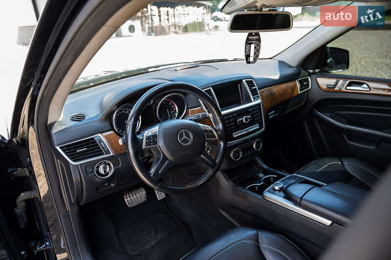 Внедорожник / Кроссовер Mercedes-Benz M-Class 2011 в Болехове