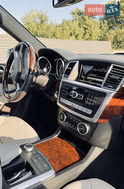 Внедорожник / Кроссовер Mercedes-Benz M-Class 2014 в 