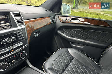 Внедорожник / Кроссовер Mercedes-Benz M-Class 2012 в 
