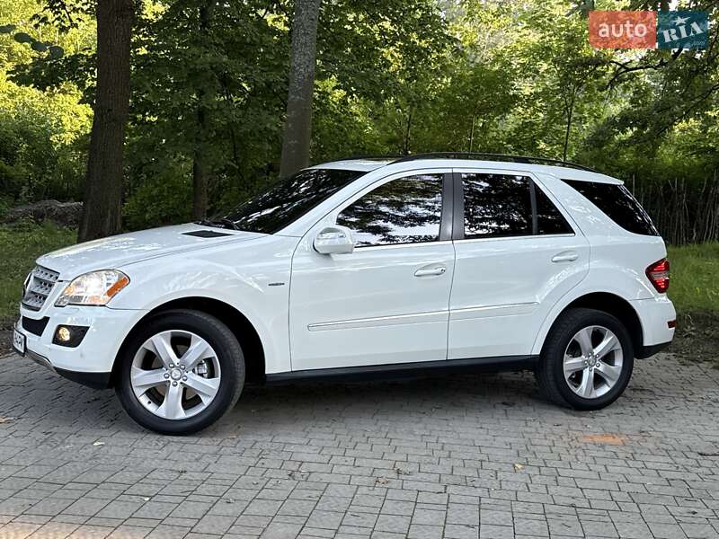Внедорожник / Кроссовер Mercedes-Benz M-Class 2009 в Львове