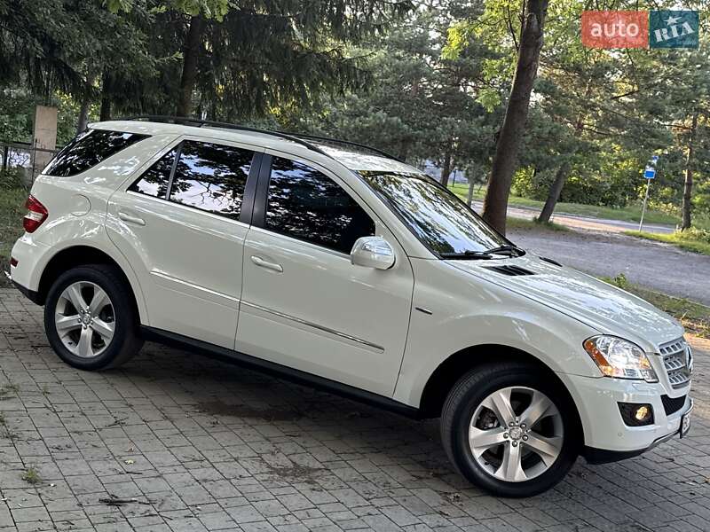 Внедорожник / Кроссовер Mercedes-Benz M-Class 2009 в Львове