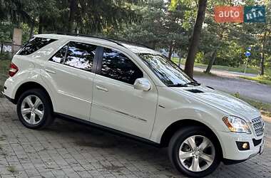 Внедорожник / Кроссовер Mercedes-Benz M-Class 2009 в 
