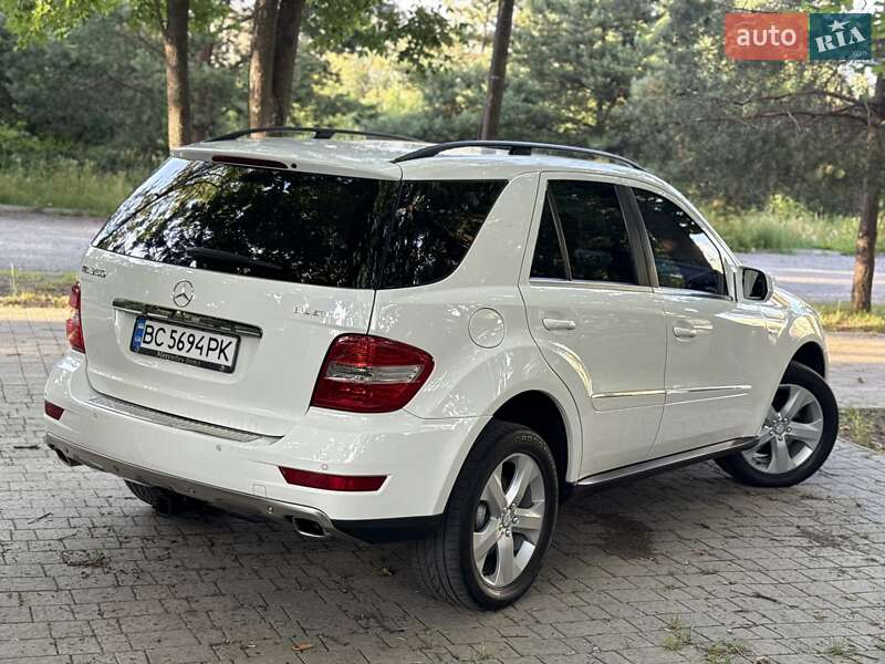 Внедорожник / Кроссовер Mercedes-Benz M-Class 2009 в Львове