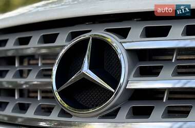 Внедорожник / Кроссовер Mercedes-Benz M-Class 2009 в 