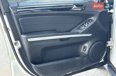 Внедорожник / Кроссовер Mercedes-Benz M-Class 2009 в 