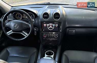 Внедорожник / Кроссовер Mercedes-Benz M-Class 2009 в 