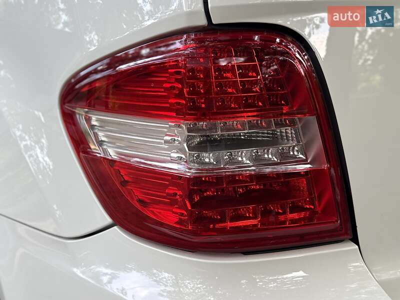 Внедорожник / Кроссовер Mercedes-Benz M-Class 2009 в Львове