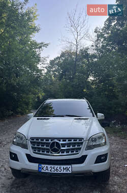Внедорожник / Кроссовер Mercedes-Benz M-Class 2011 в 