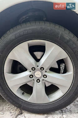 Внедорожник / Кроссовер Mercedes-Benz M-Class 2011 в 
