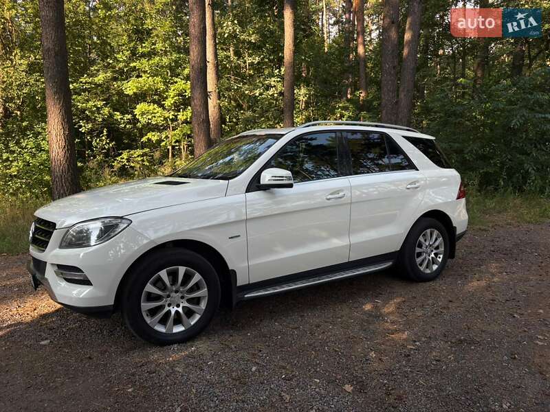 Внедорожник / Кроссовер Mercedes-Benz M-Class 2012 в Буче
