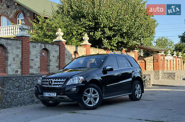 Внедорожник / Кроссовер Mercedes-Benz M-Class 2010 в 