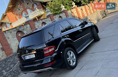 Внедорожник / Кроссовер Mercedes-Benz M-Class 2010 в 