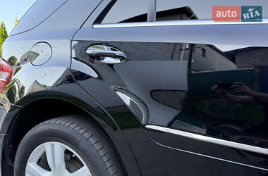Внедорожник / Кроссовер Mercedes-Benz M-Class 2010 в 