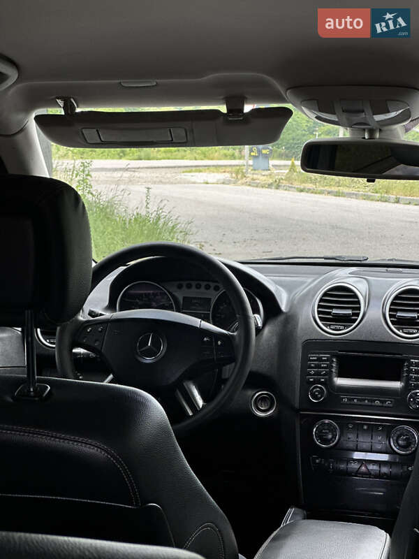 Внедорожник / Кроссовер Mercedes-Benz M-Class 2006 в Черновцах