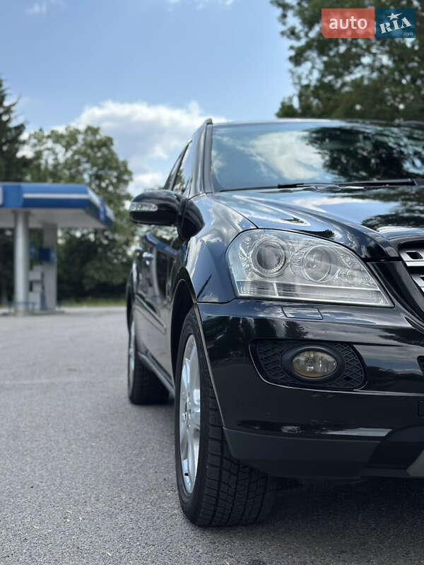 Внедорожник / Кроссовер Mercedes-Benz M-Class 2006 в Черновцах