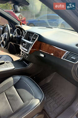 Внедорожник / Кроссовер Mercedes-Benz M-Class 2013 в 
