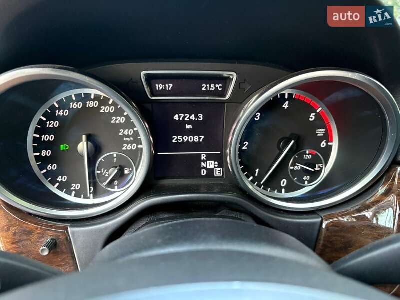 Внедорожник / Кроссовер Mercedes-Benz M-Class 2012 в Буче