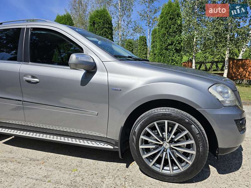 Позашляховик / Кросовер Mercedes-Benz M-Class 2010 в Калуші фото 15 Позашляховик / Кросовер Mercedes-Benz M-Class 2010 в Калуші