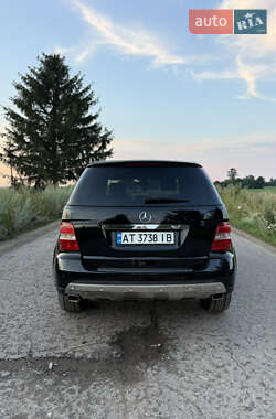 Внедорожник / Кроссовер Mercedes-Benz M-Class 2006 в 