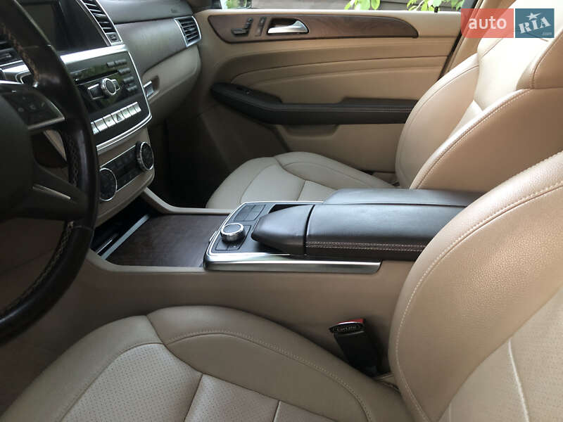 Внедорожник / Кроссовер Mercedes-Benz M-Class 2015 в Черкассах