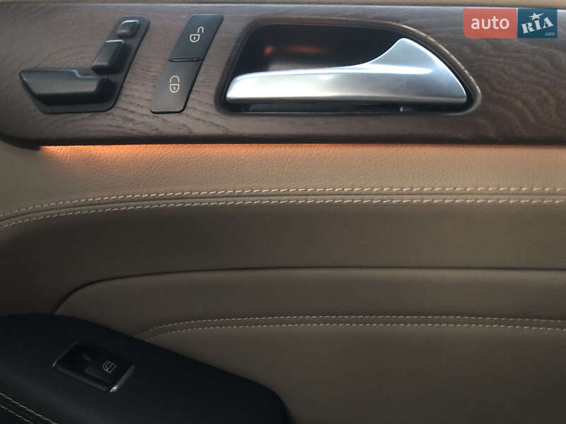 Внедорожник / Кроссовер Mercedes-Benz M-Class 2015 в Черкассах