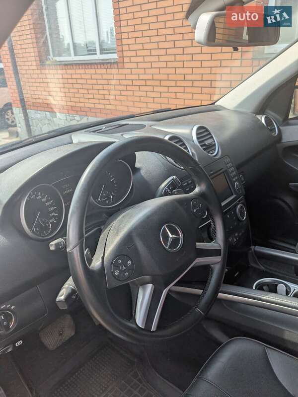 Позашляховик / Кросовер Mercedes-Benz M-Class 2010 в Новоархангельську