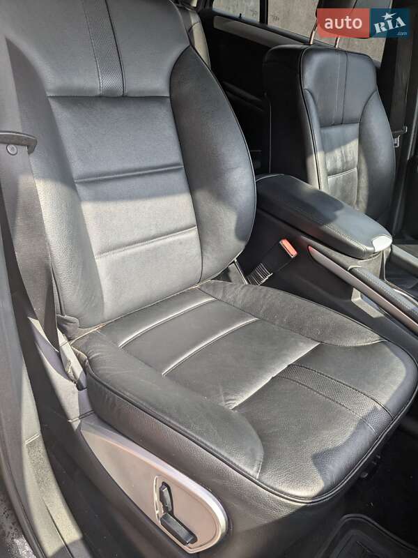 Внедорожник / Кроссовер Mercedes-Benz M-Class 2010 в Новоархангельске