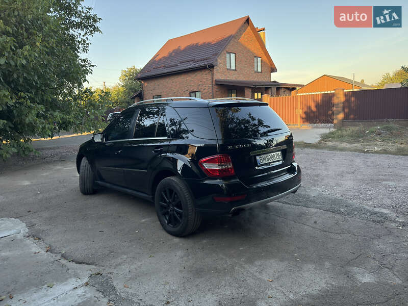 Внедорожник / Кроссовер Mercedes-Benz M-Class 2010 в Конотопе