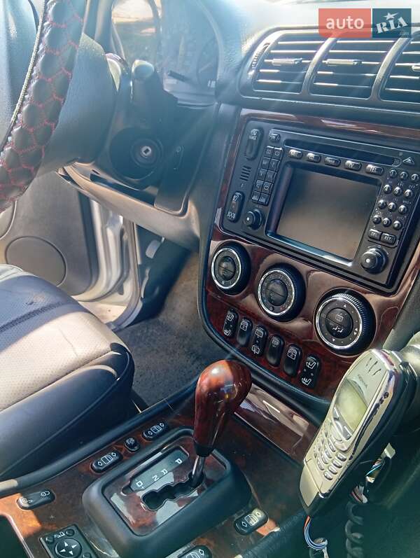 Позашляховик / Кросовер Mercedes-Benz M-Class 2004 в Костопілі