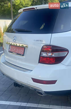 Внедорожник / Кроссовер Mercedes-Benz M-Class 2011 в 