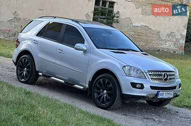 Внедорожник / Кроссовер Mercedes-Benz M-Class 2005 в 
