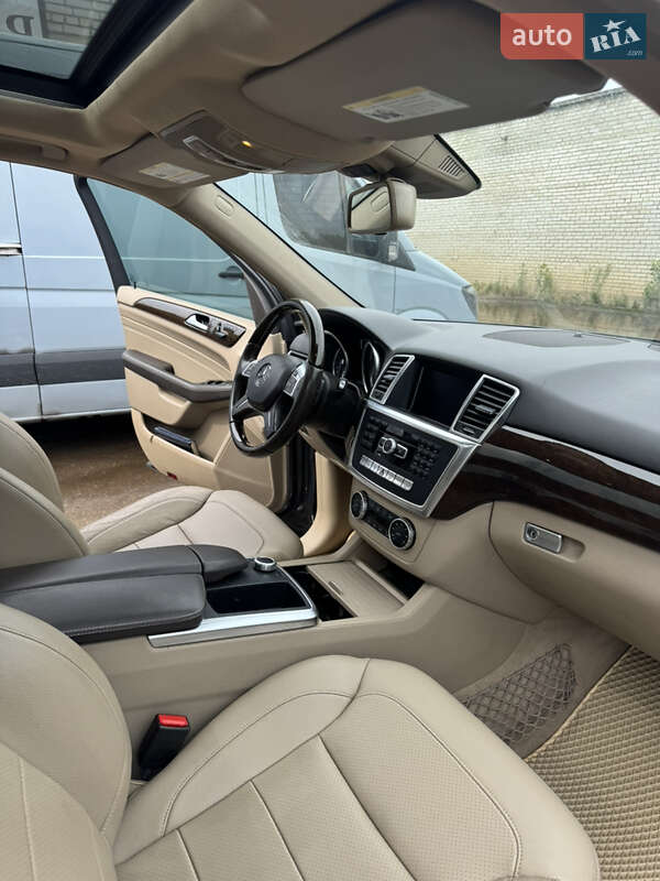 Внедорожник / Кроссовер Mercedes-Benz M-Class 2014 в Калуше