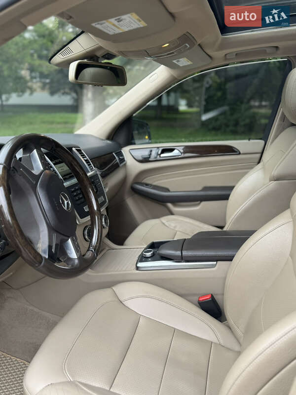 Внедорожник / Кроссовер Mercedes-Benz M-Class 2014 в Калуше