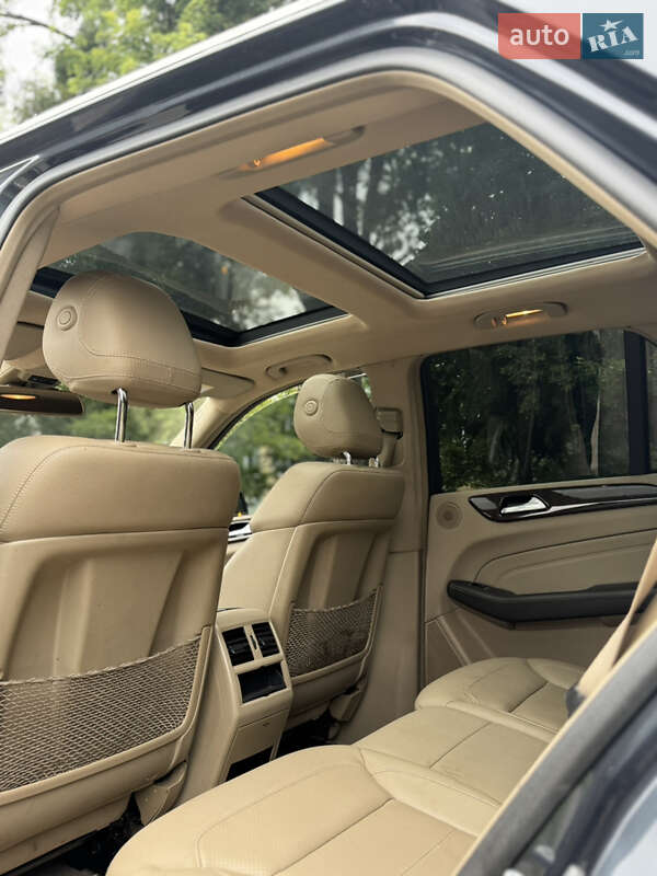 Внедорожник / Кроссовер Mercedes-Benz M-Class 2014 в Калуше