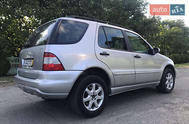 Внедорожник / Кроссовер Mercedes-Benz M-Class 2002 в 