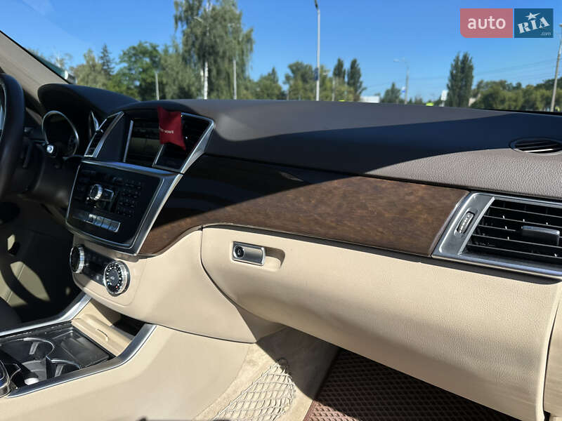 Позашляховик / Кросовер Mercedes-Benz M-Class 2015 в Києві