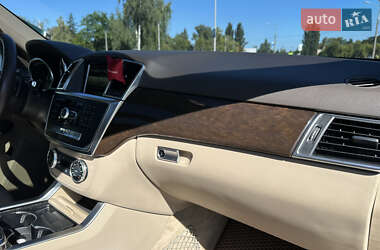 Внедорожник / Кроссовер Mercedes-Benz M-Class 2015 в 