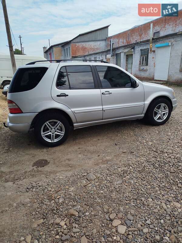 Внедорожник / Кроссовер Mercedes-Benz M-Class 1998 в Черновцах